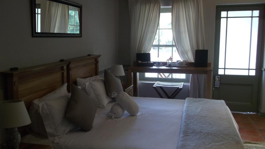Housemartin Lodge & Self Catering Де-Руст Экстерьер фото